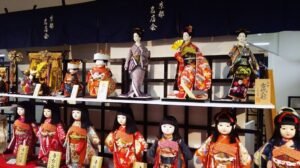 Historical Significance of Japanese Dolls - Fujiki Craft